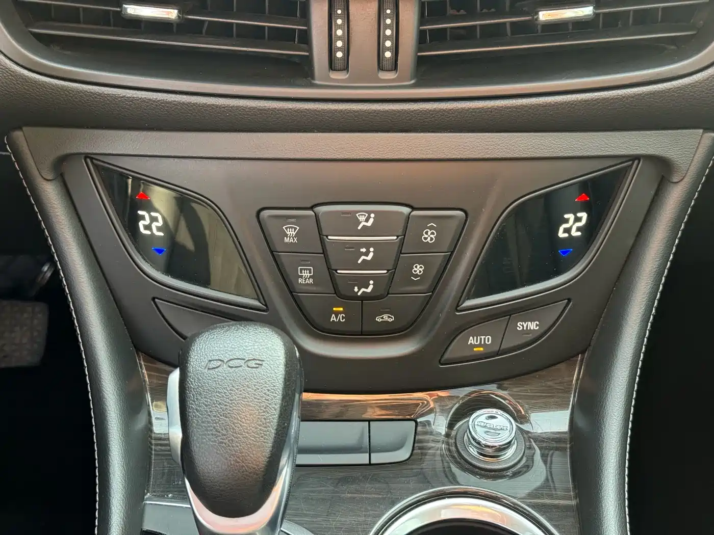 Buick Envision Plus 2020 20T FWD Leading фото 14