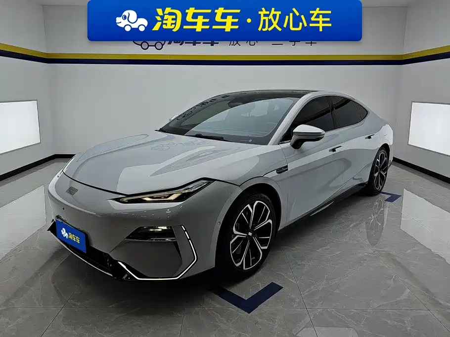 2025 Geely Galaxy Galaxy E8