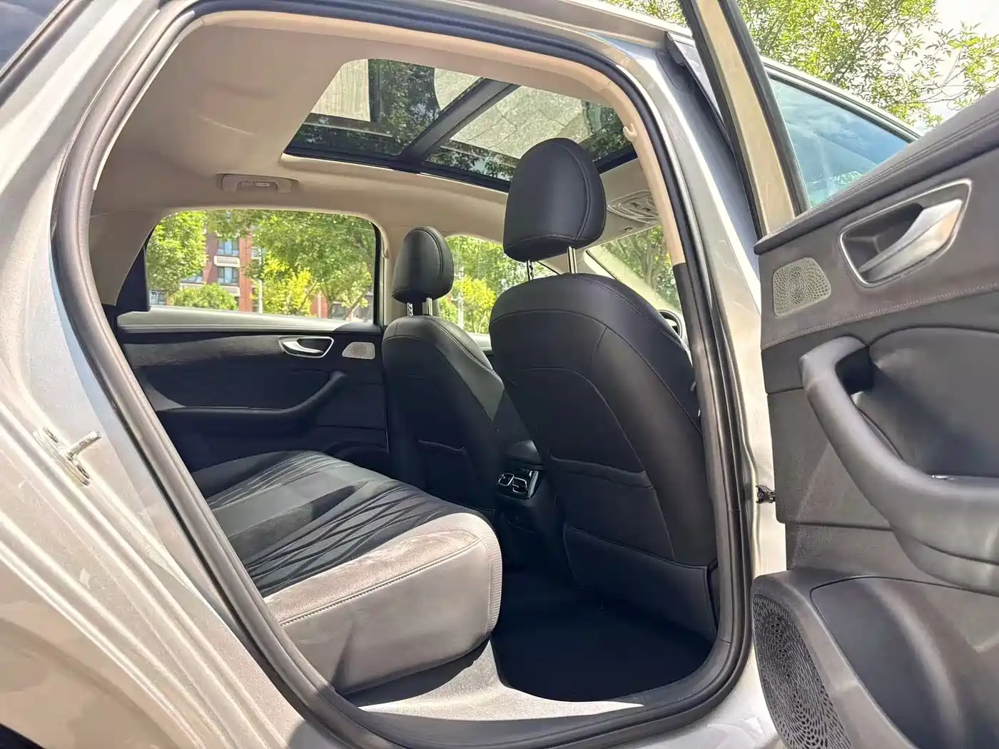 Roewe D7 2023 2023 DMH 125km Flagship Edition