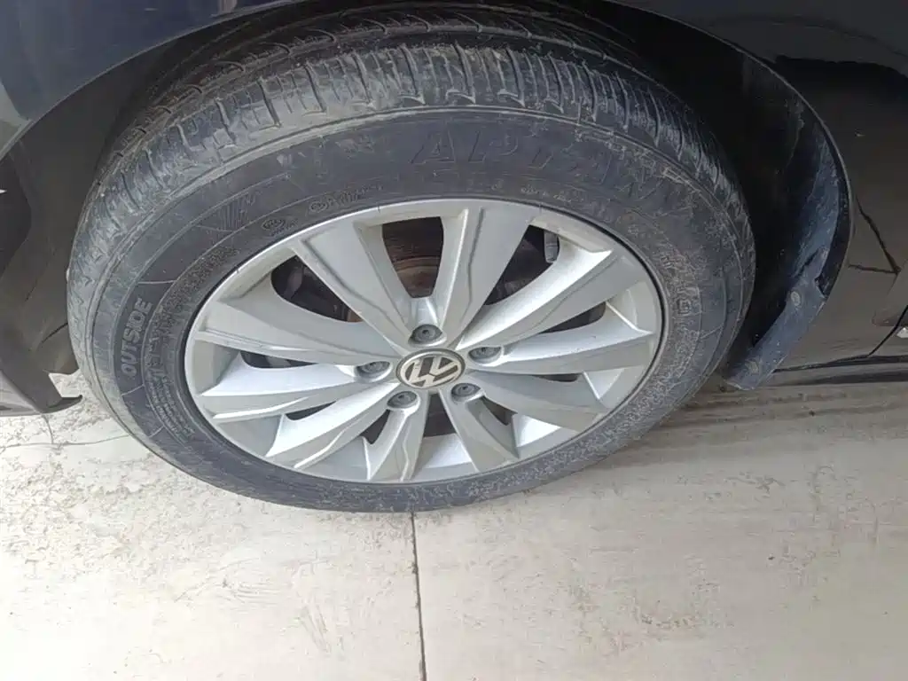 Volkswagen Sagitar 2015 1.6L Manual Comfort фото 23