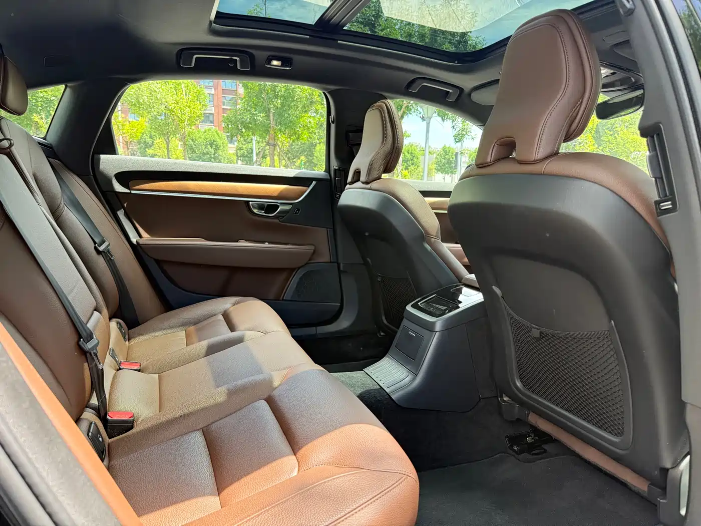 VOLVO S90 PLUG-IN HYBRID