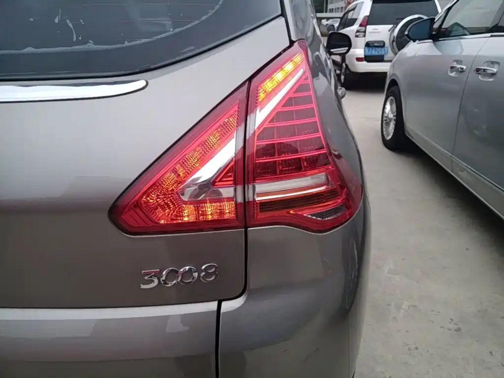 Peugeot 3008 2016 2015 2.0L Automatic Classic Edition