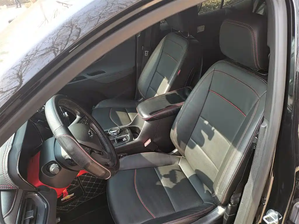 Chevrolet Equinox 2021 550T RS 4WD Intelligent Defender Edition фото 8