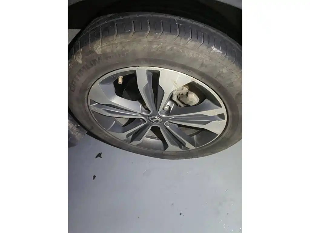 Luxgen U6 SUV 2015 2015 1.8T Fashion Edition