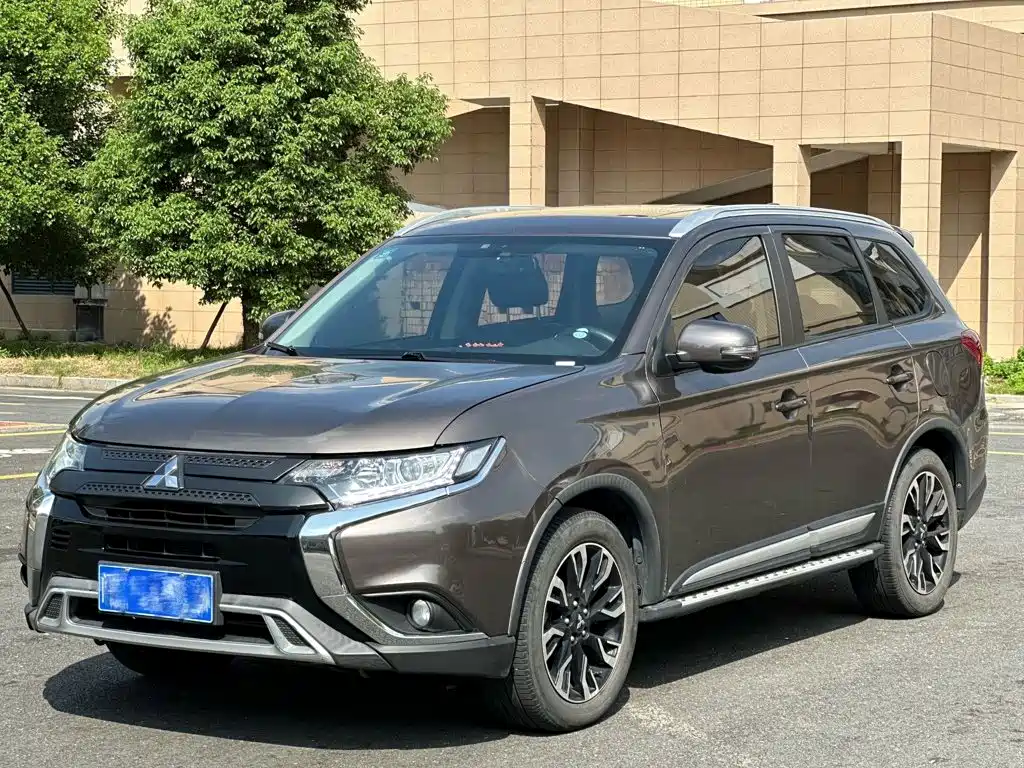 Mitsubishi Outlander 2019 2.0L 2WD Enjoy 5-Seater China VI