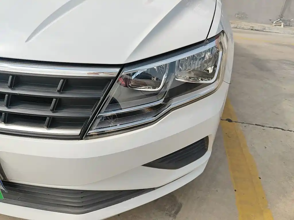 Photo 24 - Volkswagen Jetta