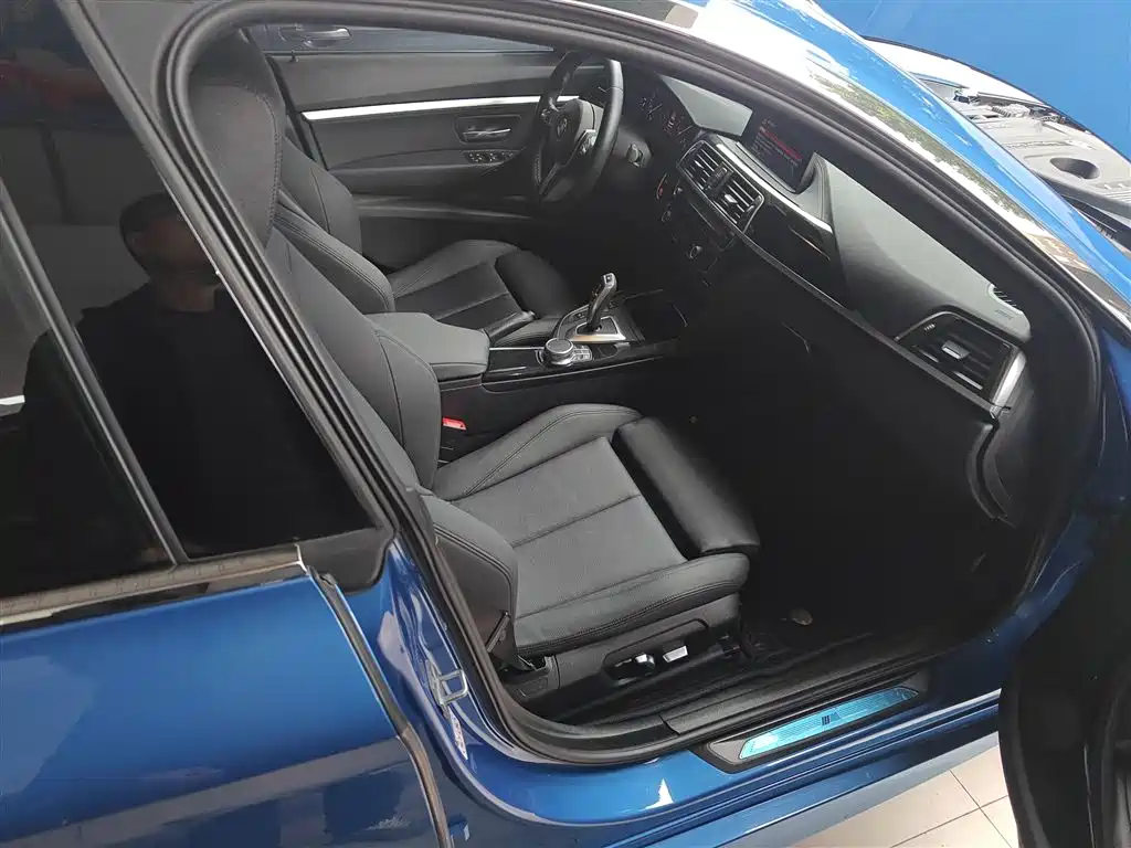 BMW 3 Series GT 2020 320i M Sport Package фото 25