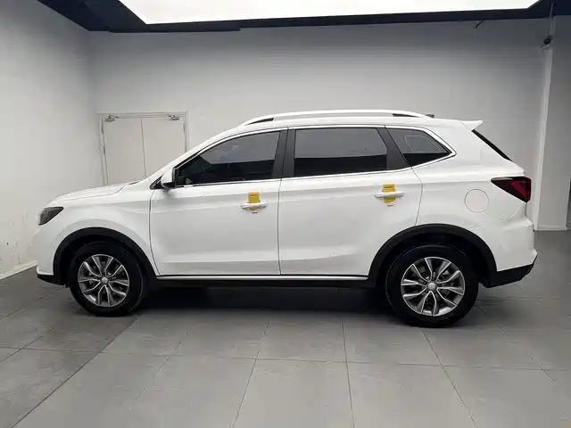 Roewe RX5 2025 2025 PLUS 330TGI Auto Trend-Setting Smart Edition