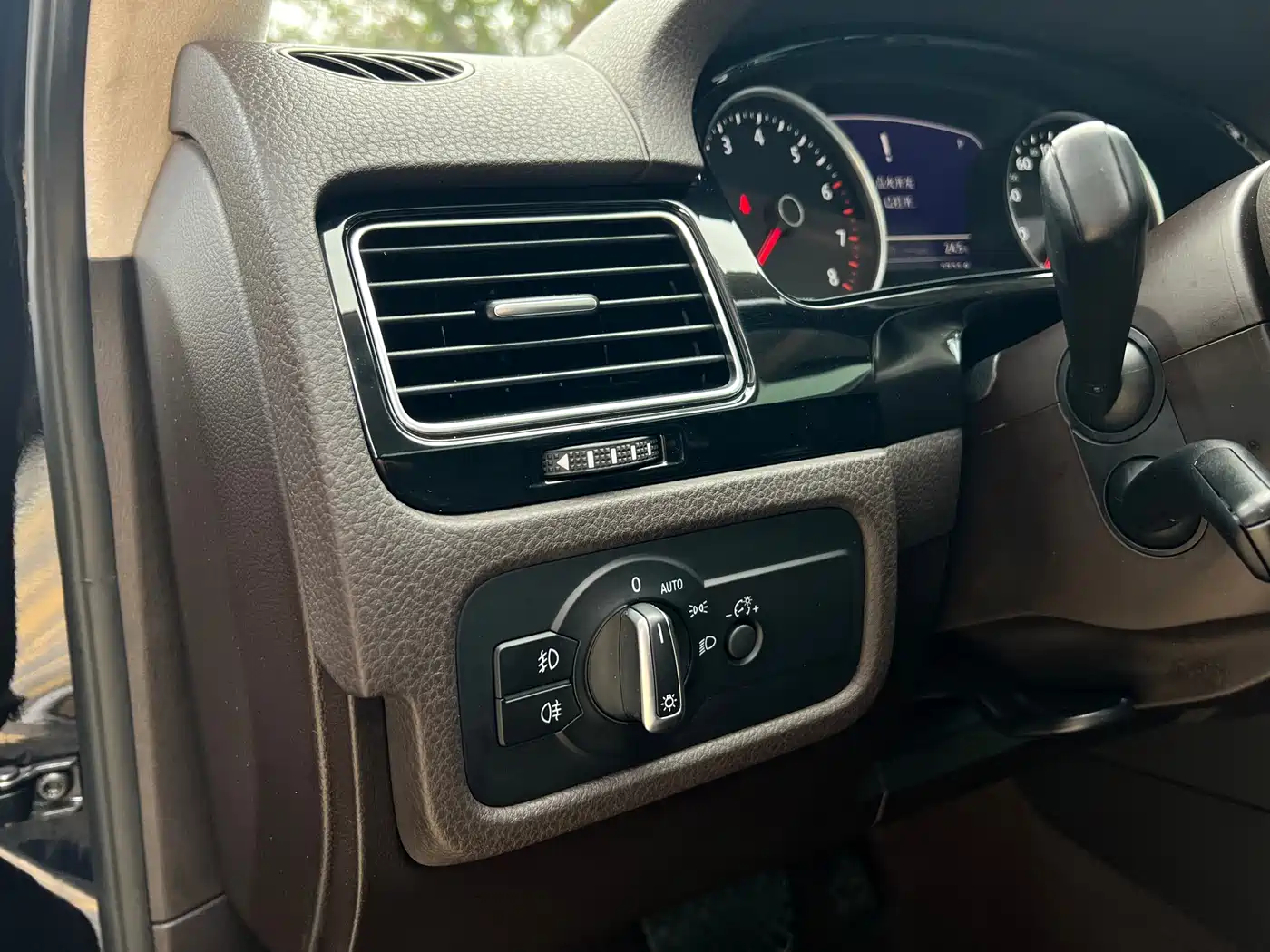 Volkswagen Touareg 2016 3.0TSI Standard фото 14