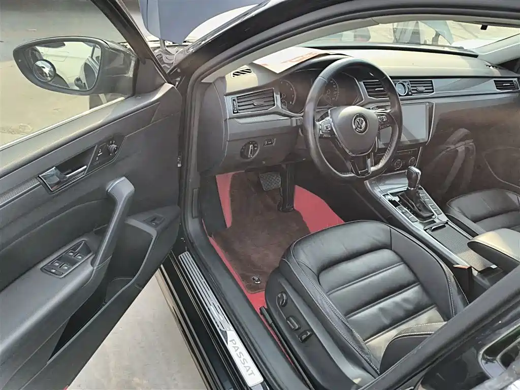 Volkswagen Passat 2017 330TSI DSG Prestige фото 16