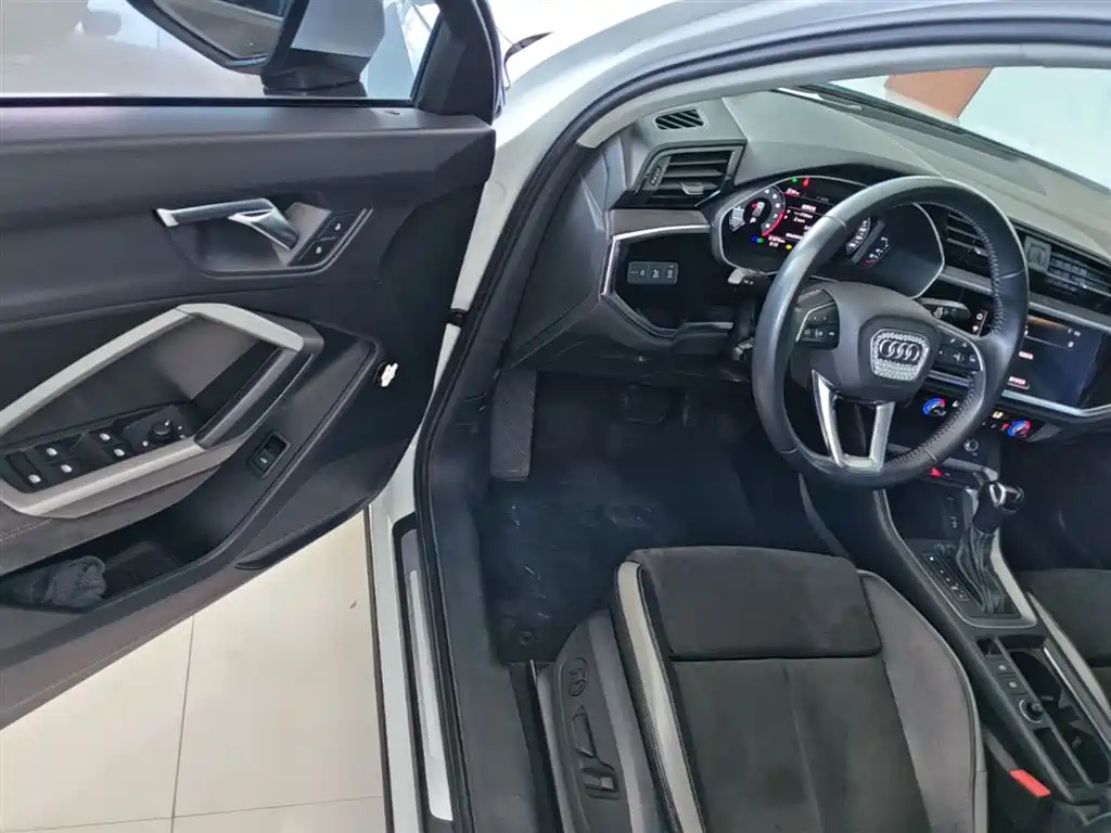 Audi Q3 2019 35 TFSI Progressive Sport фото 16
