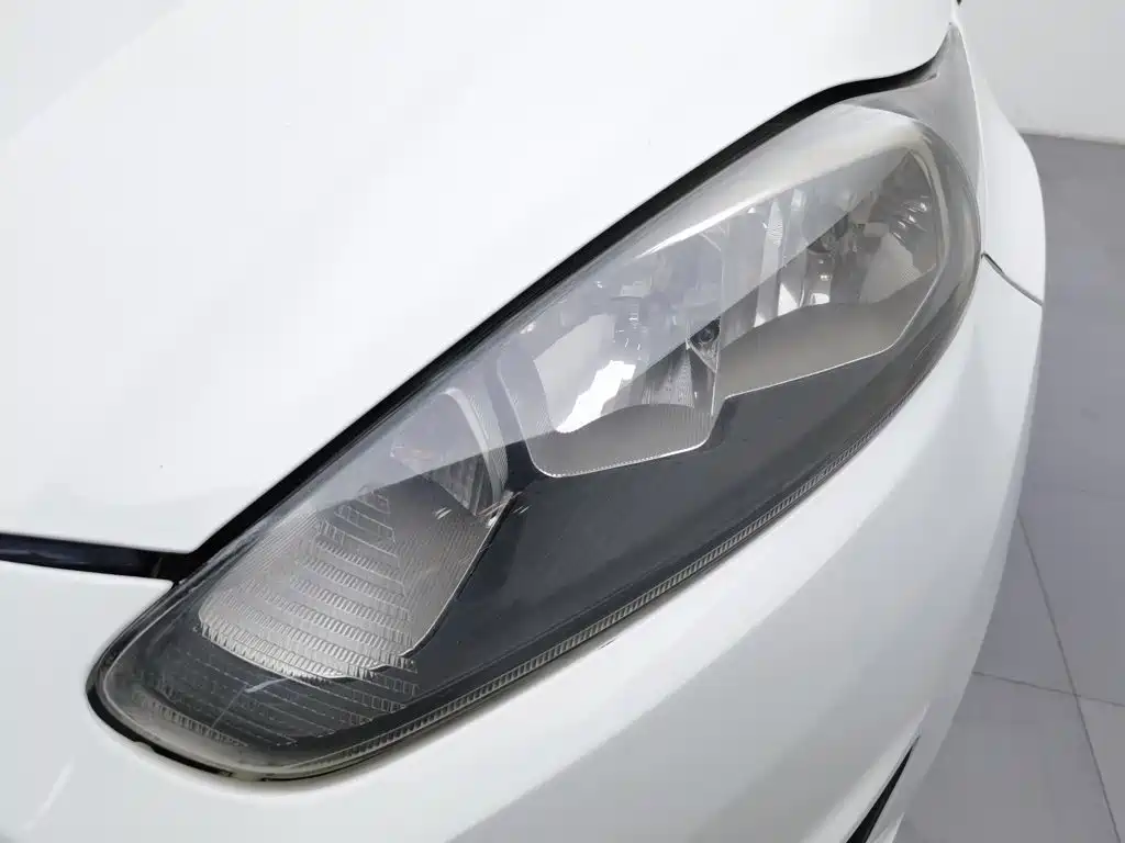 Photo 7 - Ford Fiesta