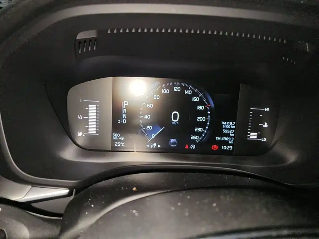 Фото 4 - Volvo XC60