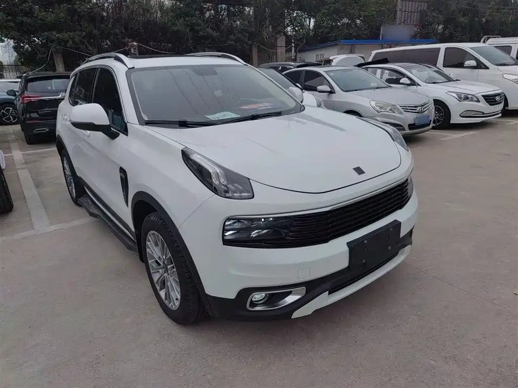 Lynk & Co 01 2018 2.0T 2WD Type+ Edition фото 22