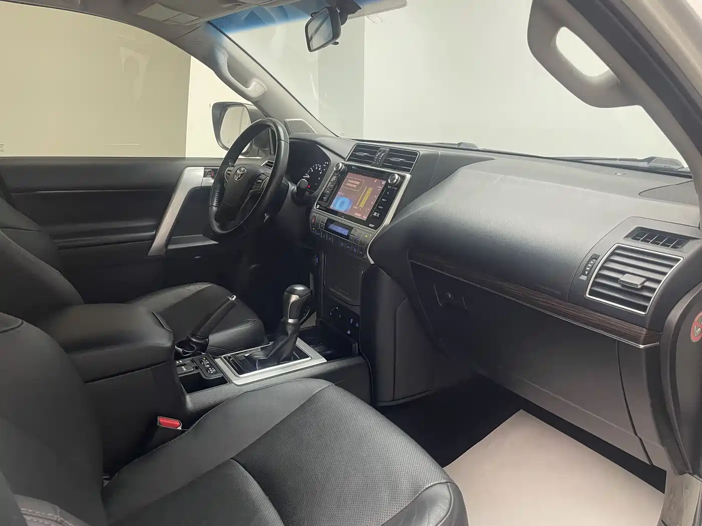 Toyota Prado 2019 3.5L Automatic TX-L Zunxiang Edition фото 16