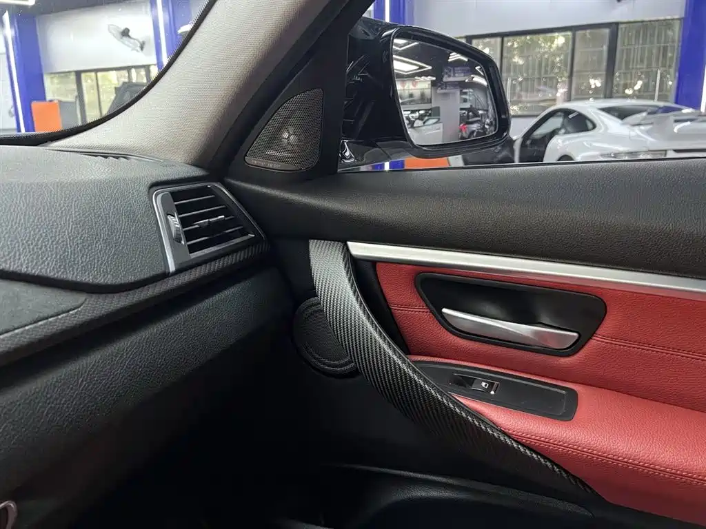 BMW 3 Series 2019 320Li M Sport Black Night Edition фото 10