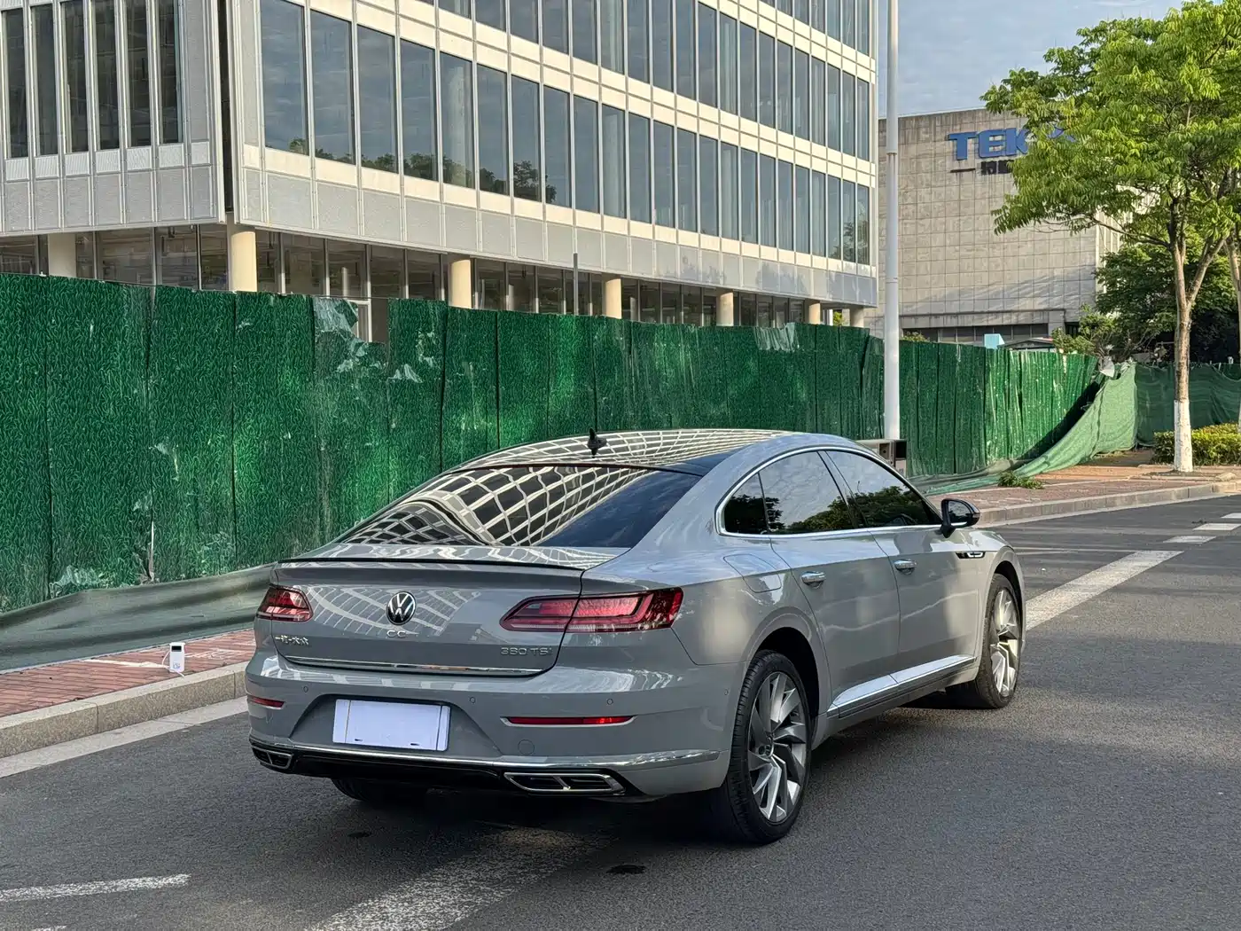 Volkswagen FAW-Volkswagen CC 2023 380TSI Eye-catching Edition фото 4