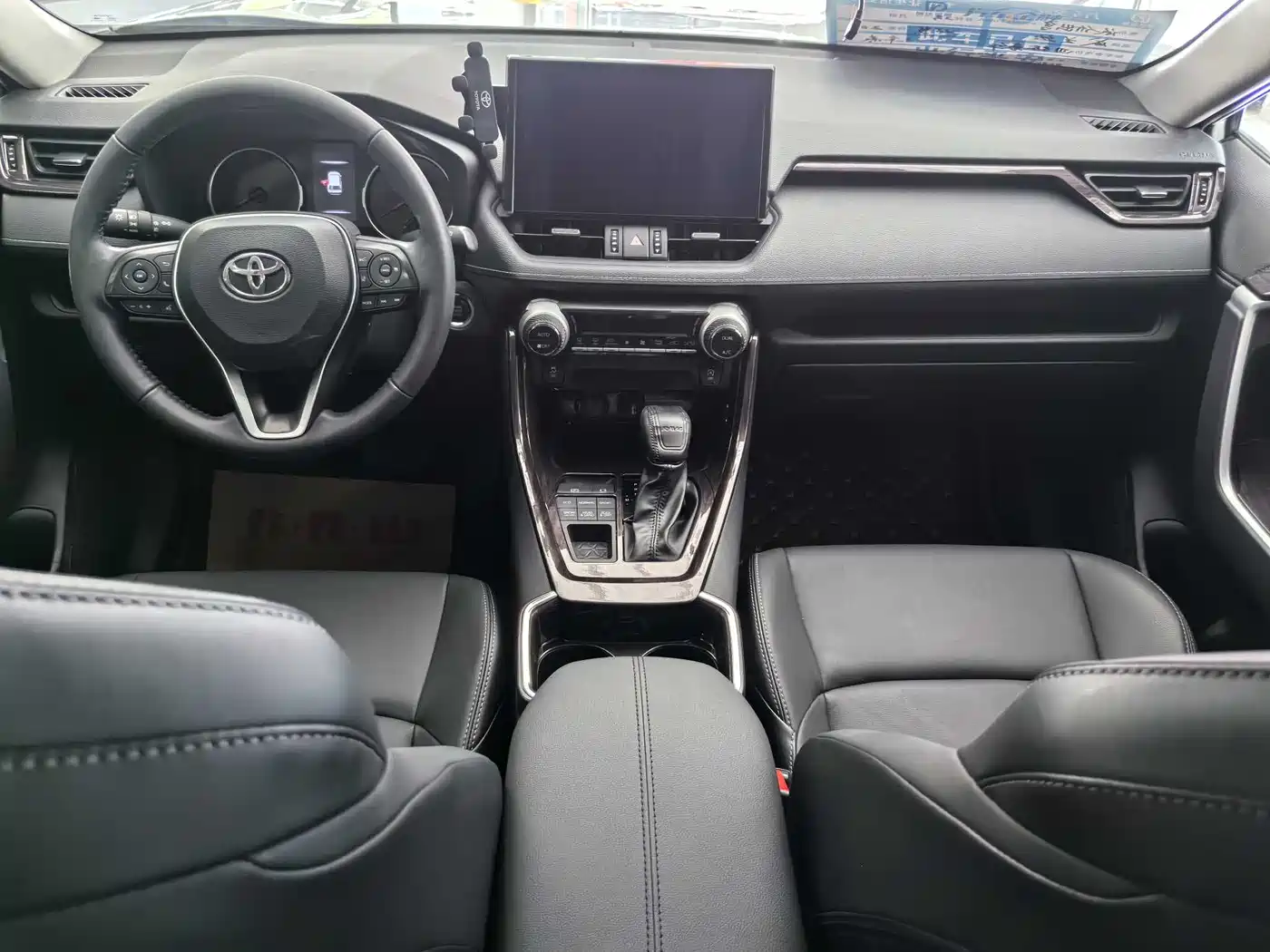 Toyota Wildlander 2022 2.0L CVT AWD Luxury Edition фото 9