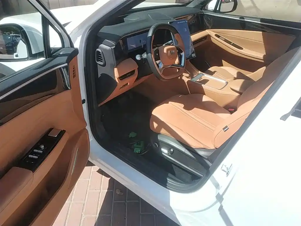 Geely Galaxy Galaxy L7 2025 EM-i 115km Explorer+ Edition фото 16