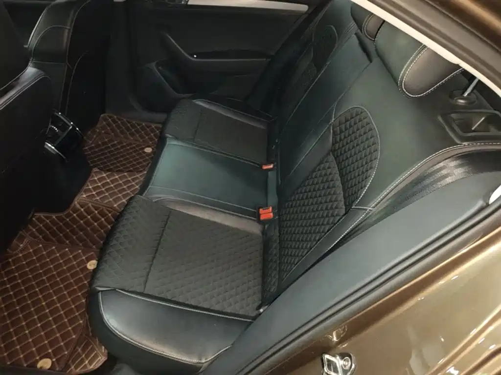 Škoda Superb 2016 TSI280 DSG Pioneer Edition фото 17