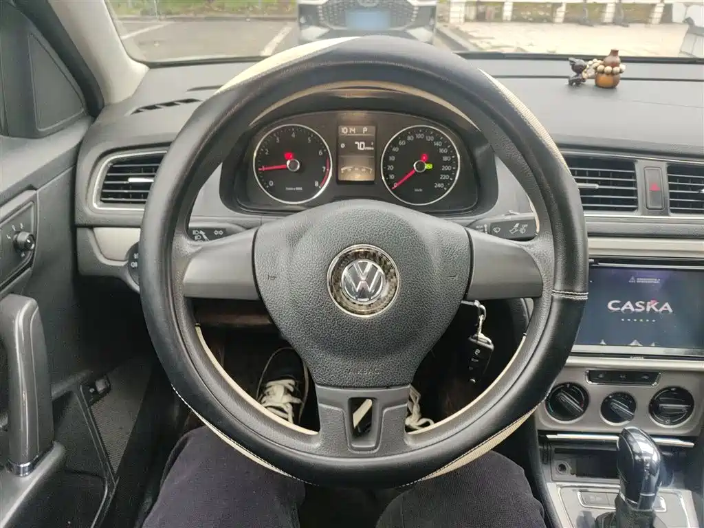 Volkswagen Lavida 2013 Facelift Classic 1.6L Automatic Comfort фото 7