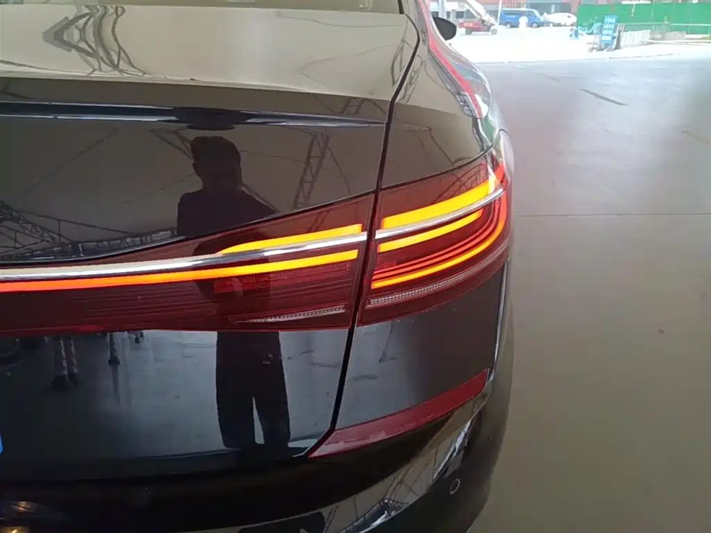 Volkswagen Passat 2022 280TSI Business Edition фото 8