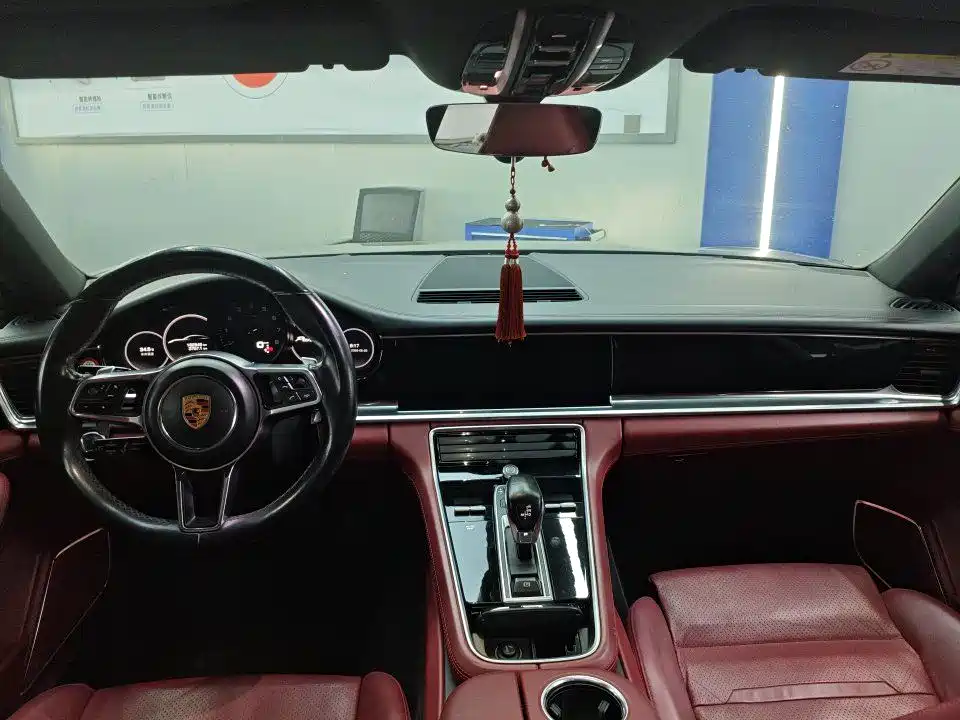 Porsche Panamera 2017 Panamera Executive Long Wheelbase 3.0T фото 3