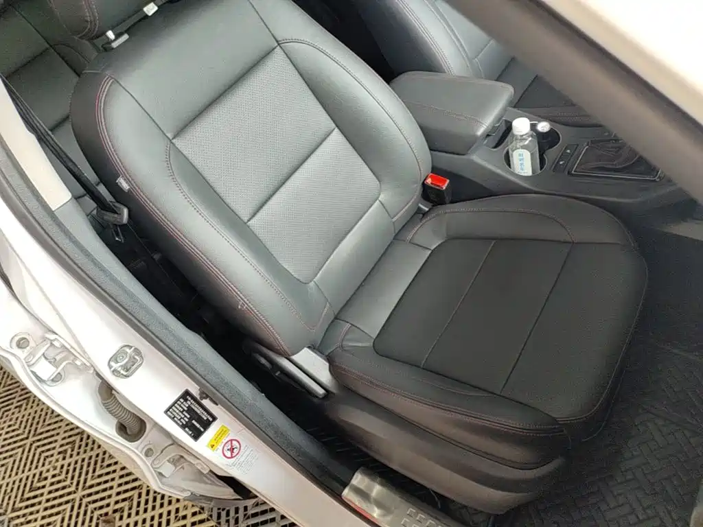 Фото 25 - Changan CS75