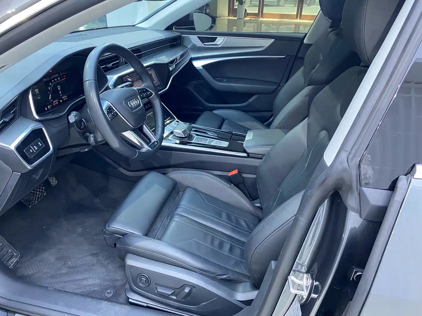 Audi A7 2023 Model 45 TFSI Premium Selection Edition фото 9