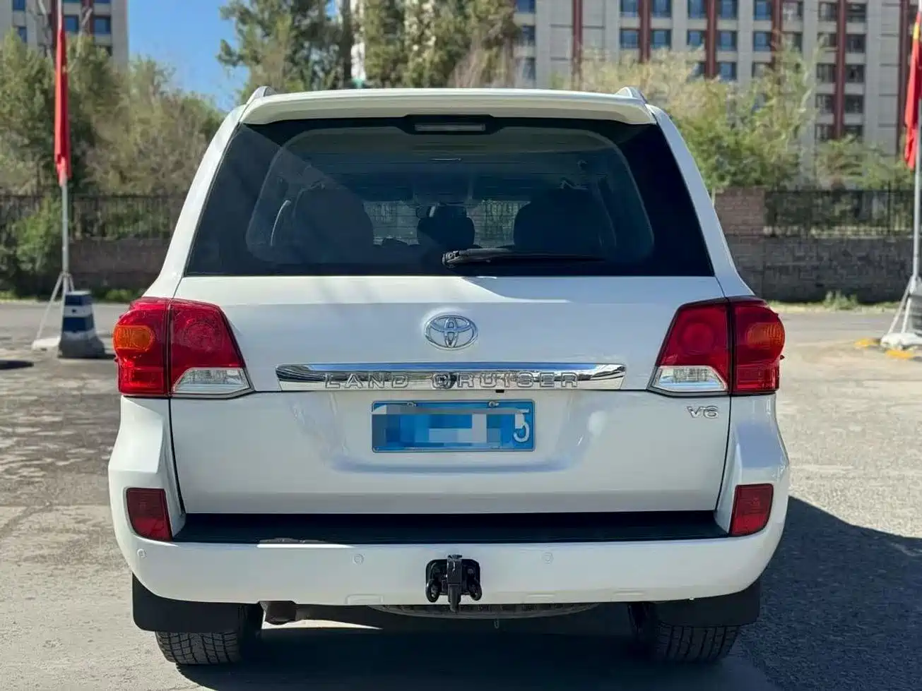 Toyota Land Cruiser (Import) 2015 4.0L V6 Middle East Low Configuration Edition фото 8