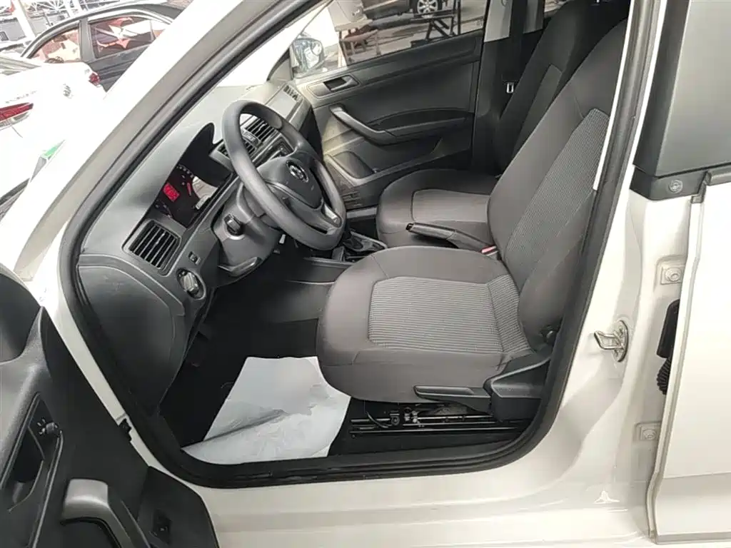 Volkswagen Santana 2016 1.6L Automatic Trend Edition фото 15