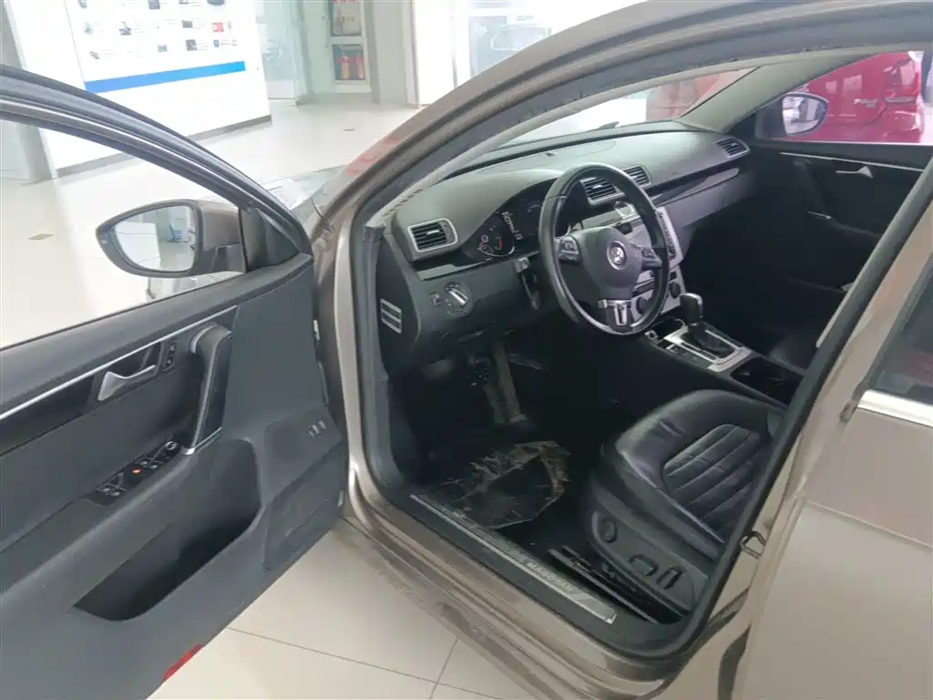 Volkswagen Magotan 2013 1.8TSI Luxury фото 12
