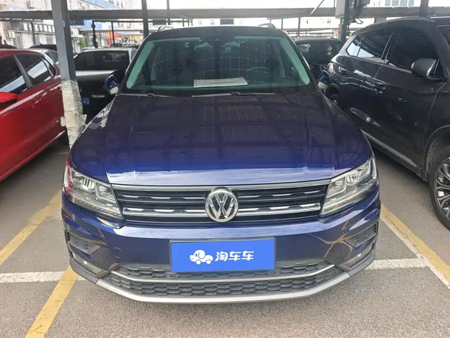 VOLKSWAGEN TIGUAN