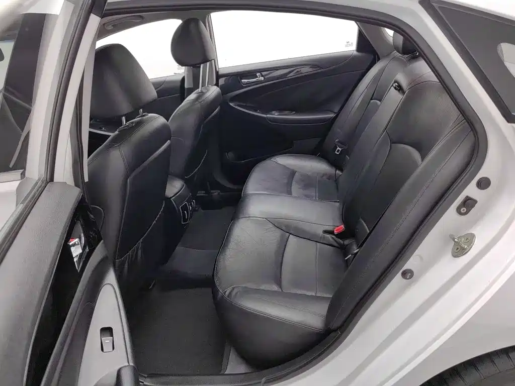 Фото 15 - Hyundai Sonata