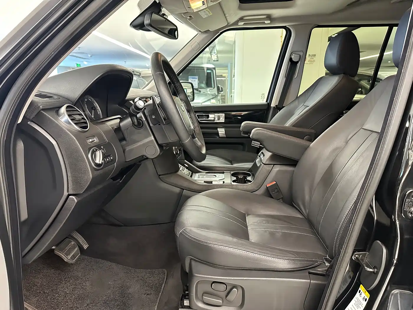 Land Rover Discovery 2013 3.0 SDV6 HSE Diesel фото 8
