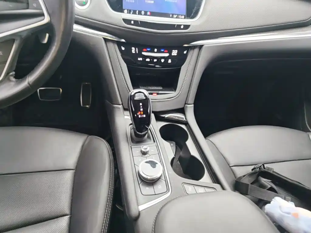 Cadillac XT5 2024 2024 2.0T AWD Luxury (Hummingbird Edition)