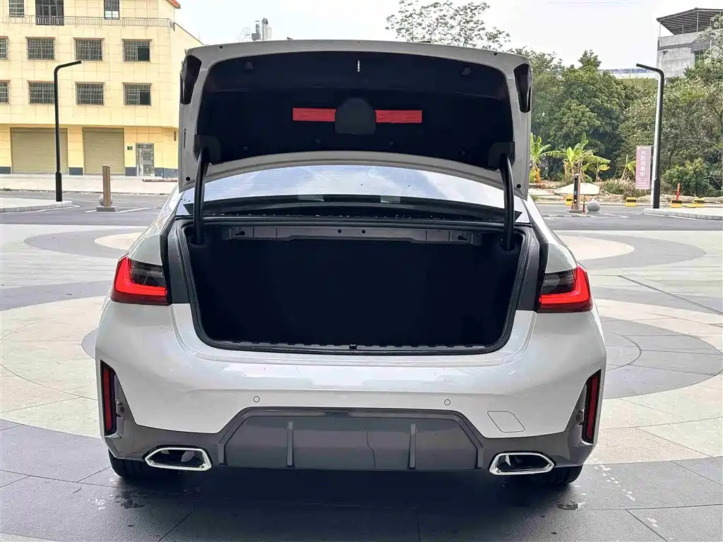 BMW 3 Series 2024 320Li M Sport Package фото 32