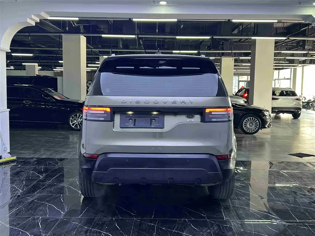 Land Rover Discovery 2017 3.0 SC V6 SE фото 18