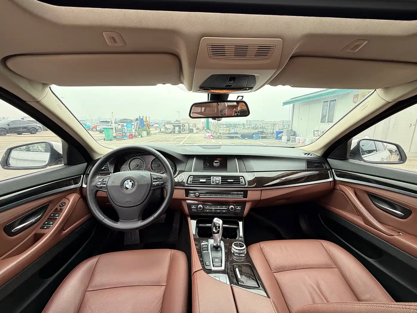 BMW 5 Series 2014 525Li Leading фото 8