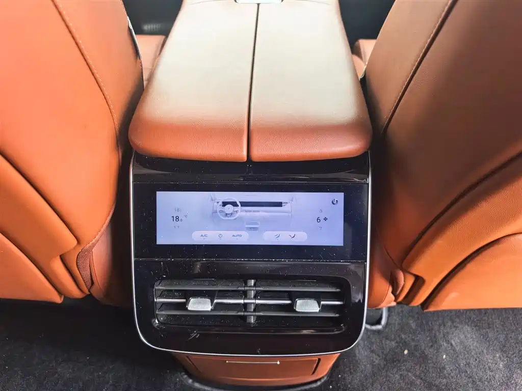 Voyah Auto VOYAH FREE 2024 Ultra Long Range Intelligent Driving Edition фото 16