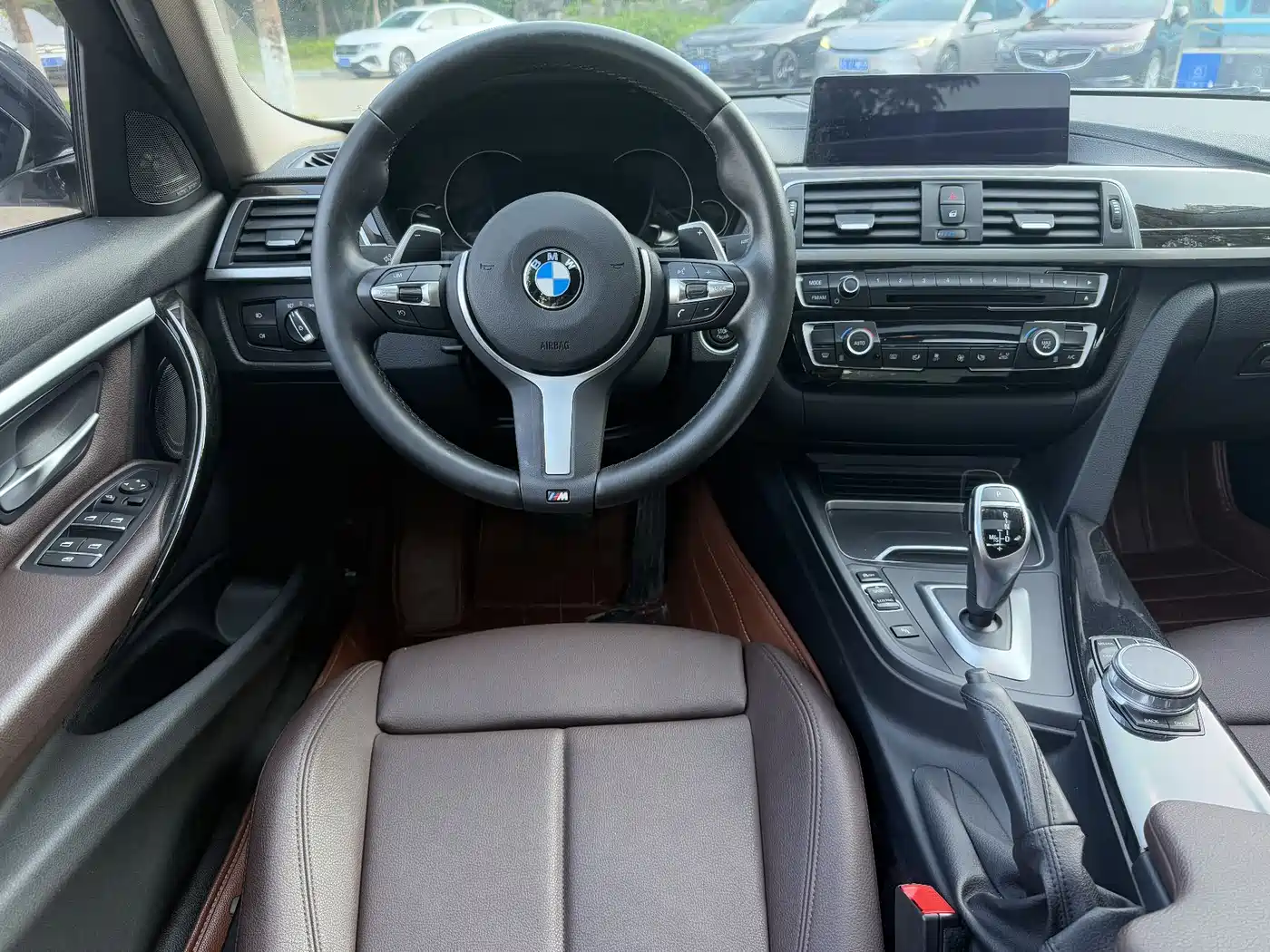 BMW 3 Series 2019 320Li M Sport Black Night Edition фото 10