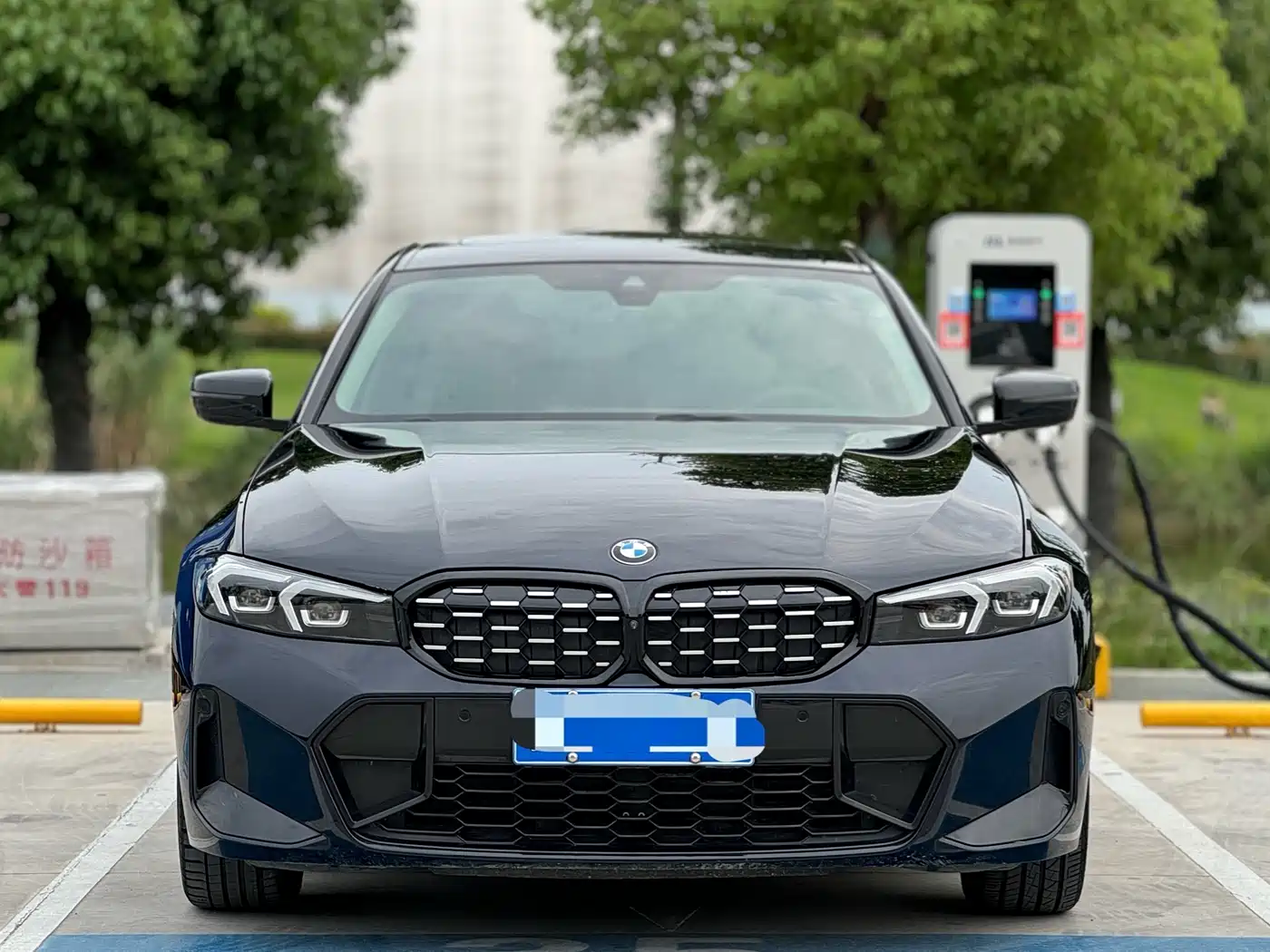 BMW 3 Series 2024 325i M Sport Shadowline Package фото 2