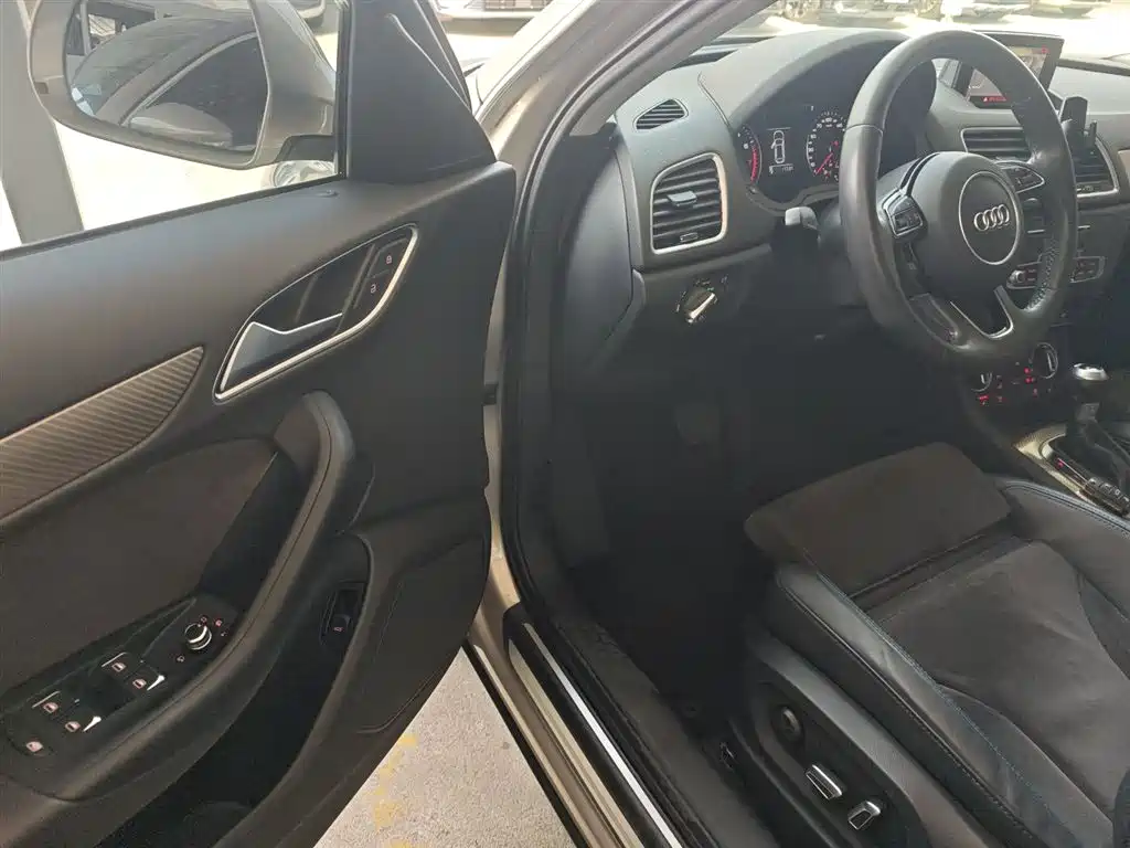 Audi Q3 2018 30th Anniversary Edition 35 TFSI Sport фото 12