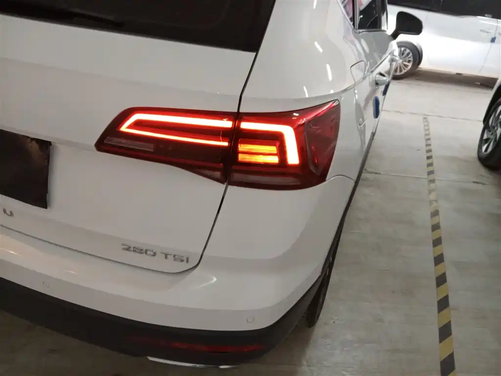 Volkswagen Tharu 2021 280TSI 2WD Luxury Plus фото 24