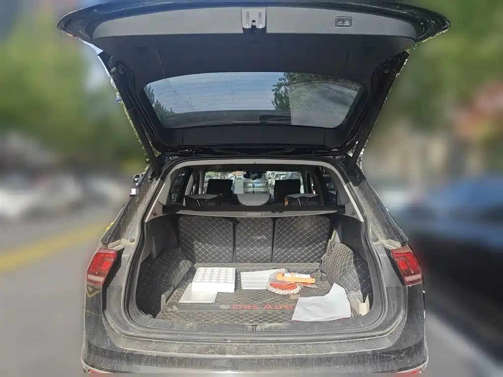 Volkswagen Tiguan L 2021 330TSI Automatic 2WD R-Line Premium фото 20