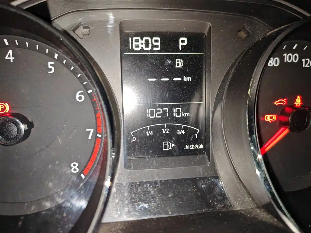 Volkswagen Lavida 2015 1.6L Automatic Comfort Edition фото 19