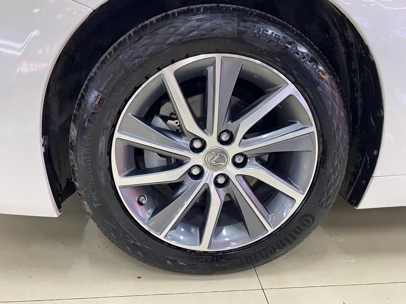 Lexus ES 2015 300h Comfort Edition фото 18