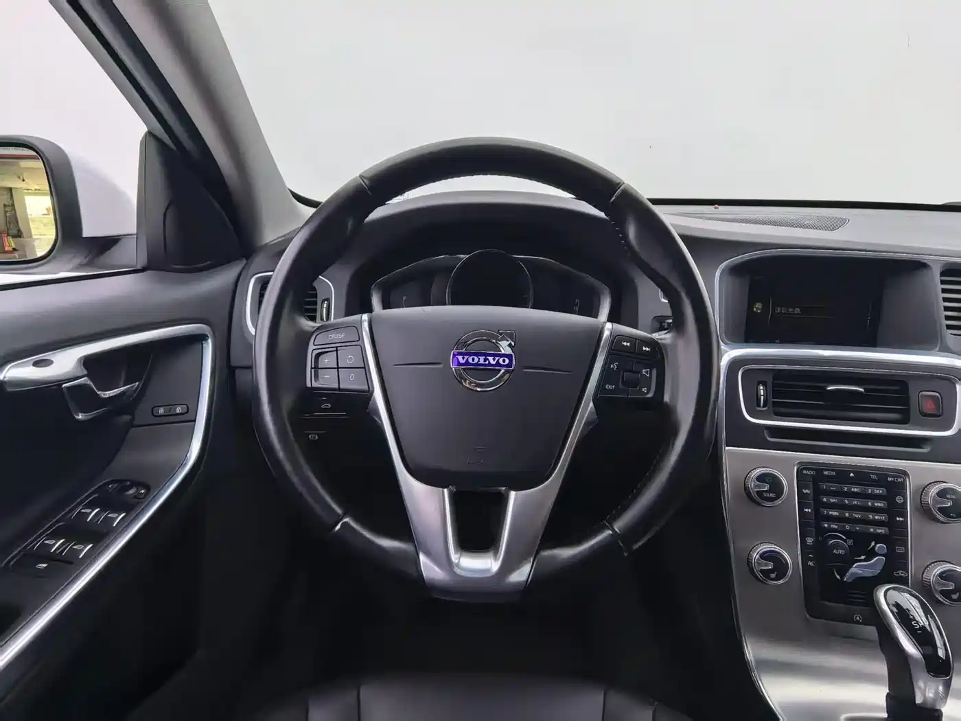 Фото 11 - Volvo S60