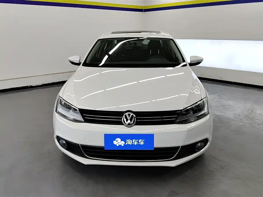 Volkswagen Sagitar 2014 Facelift 1.6L Automatic Comfort фото 2