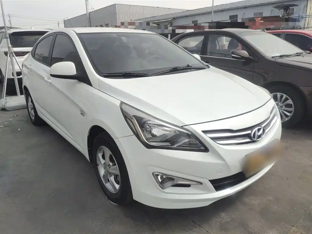 Hyundai Verna 2014 1.4L Automatic Smart GLS фото 4